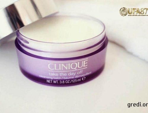 Clinique – Take the Day Off Cleansing Balm